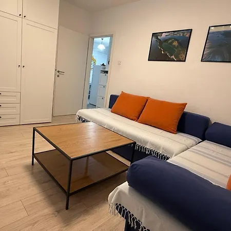 Cosy Frane Island