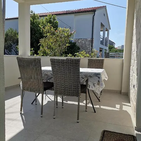 Apartment Cosy Frane Island *