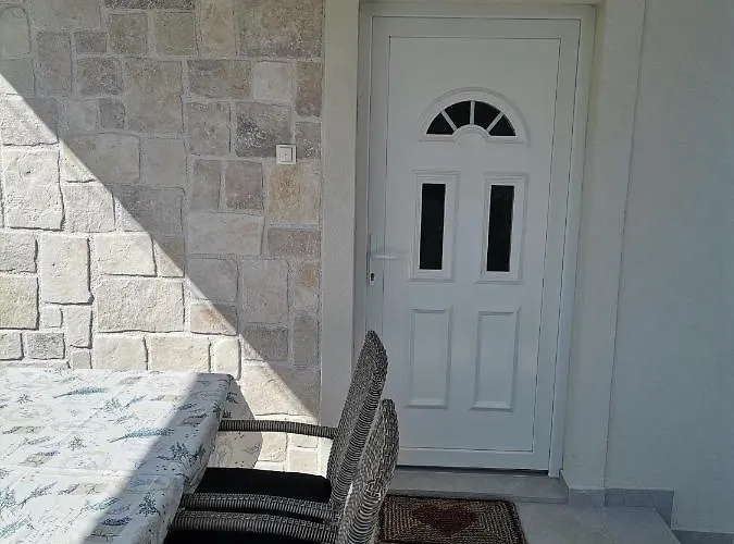 Apartment Cosy Frane Island